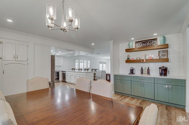 6413 Gina Court, Bakersfield, CA 93308