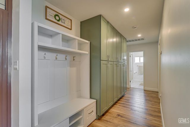 6413 Gina Court, Bakersfield, CA 93308