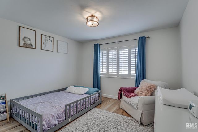 6413 Gina Court, Bakersfield, CA 93308