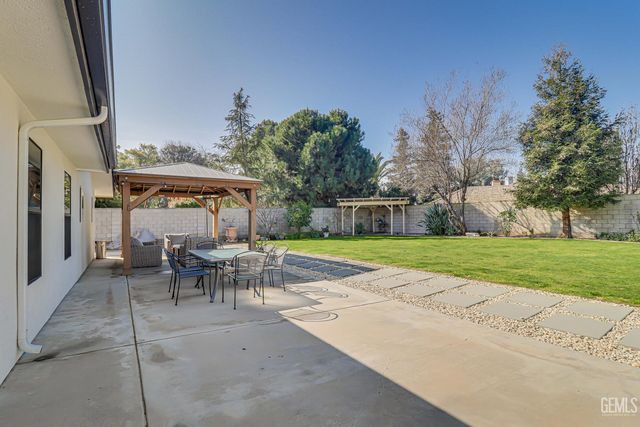 6413 Gina Court, Bakersfield, CA 93308