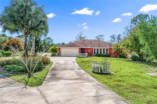 360 16th AVE NW, Naples, FL 34120