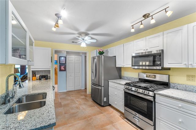 360 16th AVE NW, Naples, FL 34120