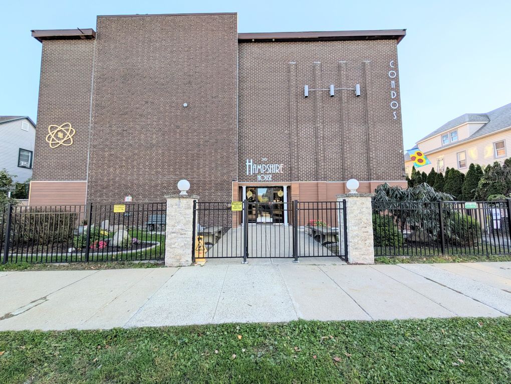 393 Laurel Avenue APT 203, Bridgeport, CT 06605