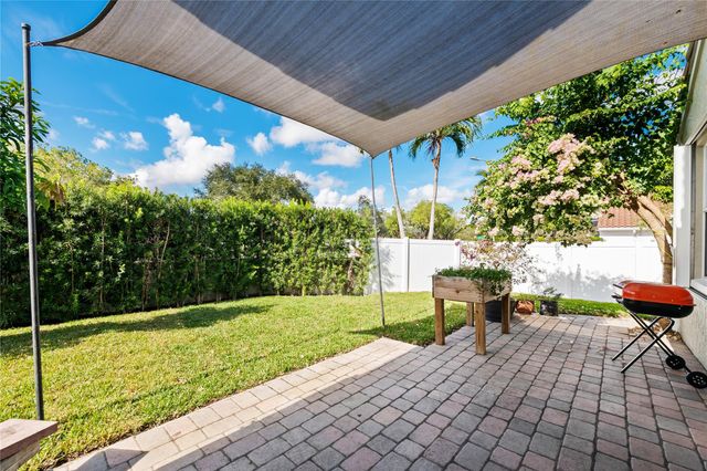 1337 Fairfax Cir, Boynton Beach, FL 33436