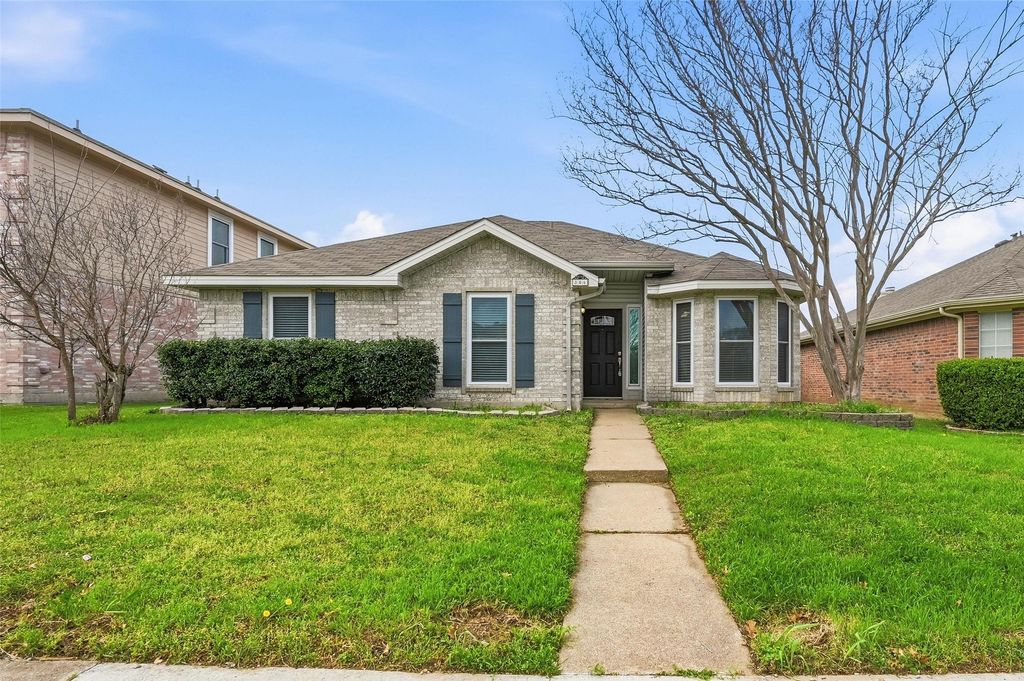 806 Springfield Drive, Cedar Hill, TX 75104