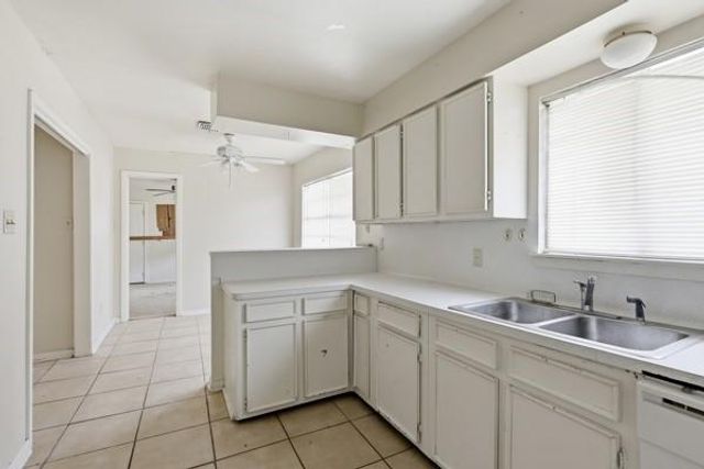1655 Hawthorne Street, Houston, TX 77006