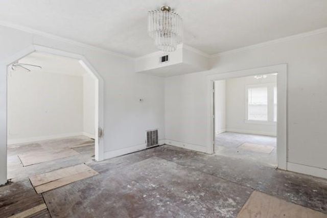 1655 Hawthorne Street, Houston, TX 77006