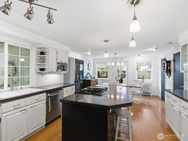 12841 NE 113th Street, Kirkland, WA 98033