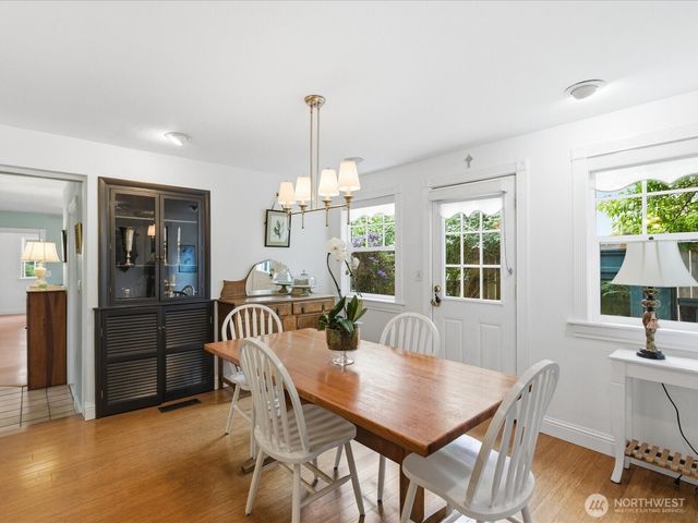 12841 NE 113th Street, Kirkland, WA 98033