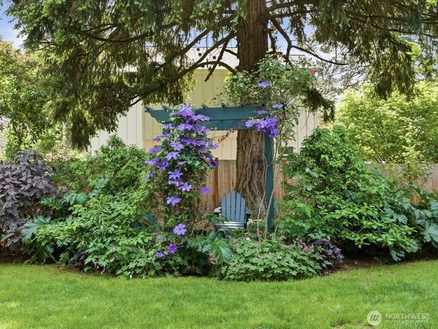 12841 NE 113th Street, Kirkland, WA 98033