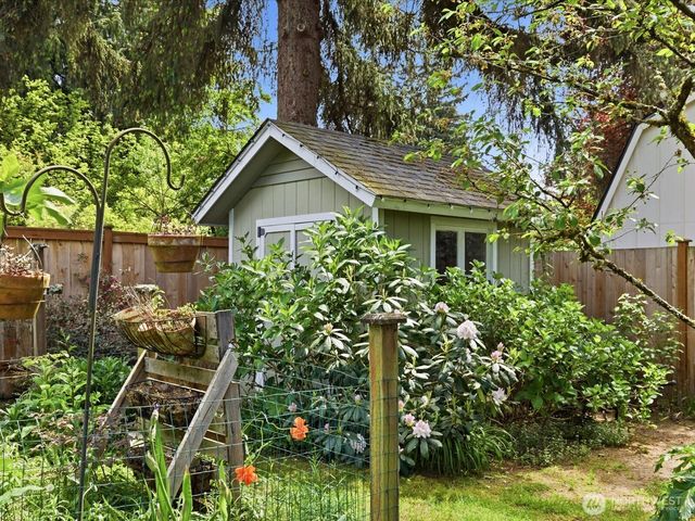 12841 NE 113th Street, Kirkland, WA 98033