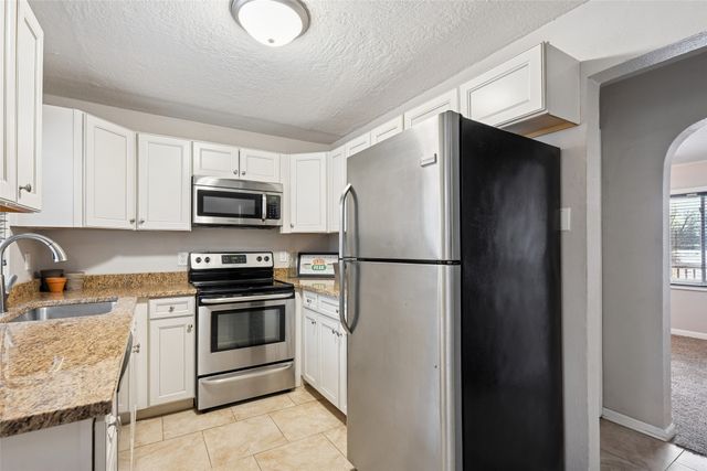 6905 SW 16th Street, Des Moines, IA 50315