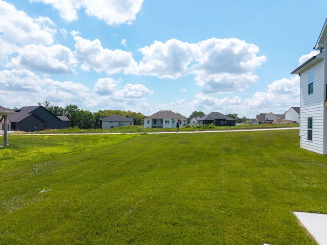 5112 WHISPER DR, Columbia, MO 65203