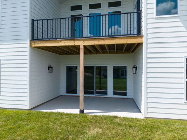 5112 WHISPER DR, Columbia, MO 65203