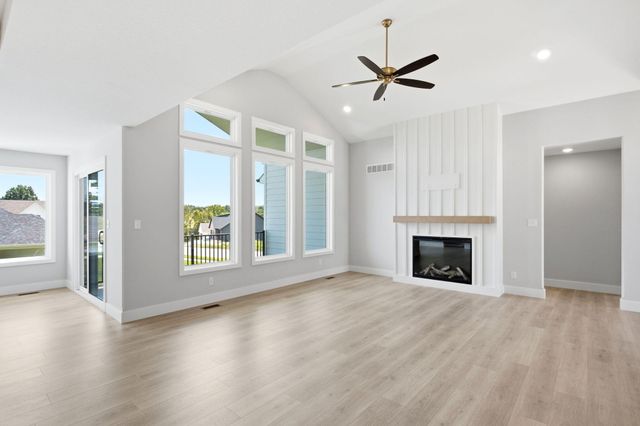 5112 WHISPER DR, Columbia, MO 65203