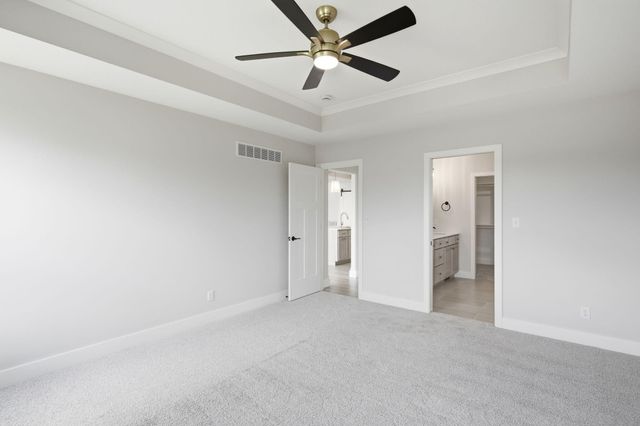 5112 WHISPER DR, Columbia, MO 65203