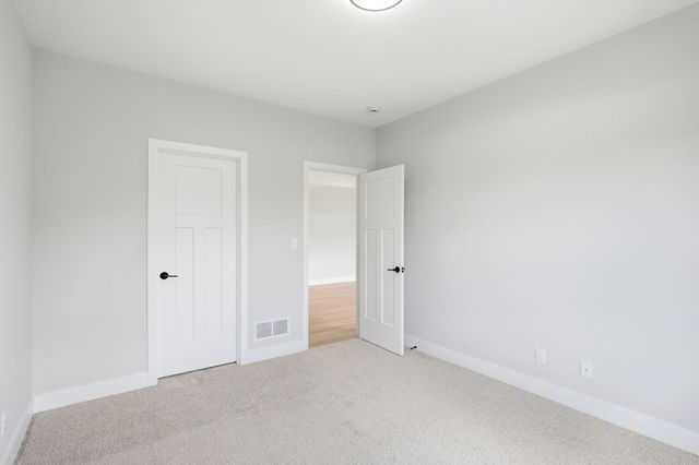 5112 WHISPER DR, Columbia, MO 65203