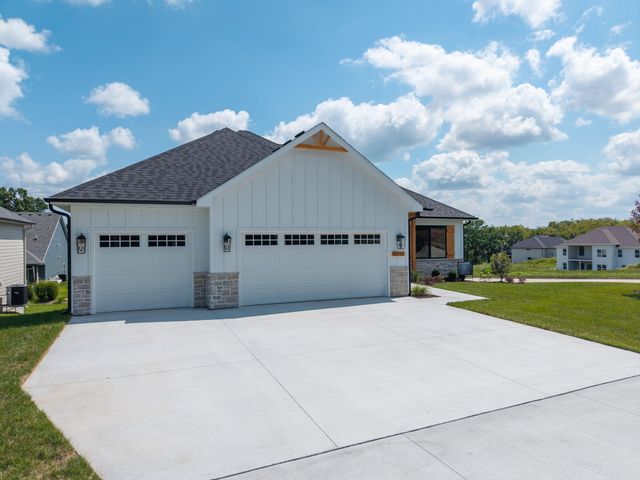 5112 WHISPER DR, Columbia, MO 65203