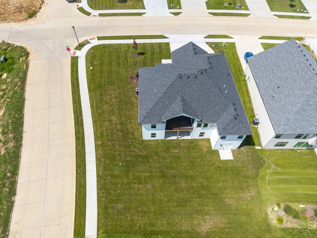 5112 WHISPER DR, Columbia, MO 65203