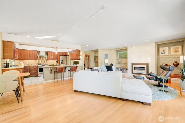 42 Twinsview Court, Port Ludlow, WA 98365