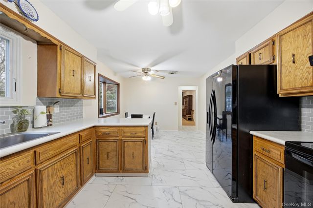 27 Millbury Lane, Setauket, NY 11720