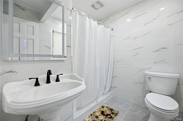 27 Millbury Lane, Setauket, NY 11720