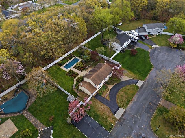 27 Millbury Lane, Setauket, NY 11720
