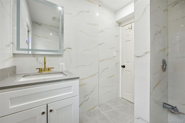 27 Millbury Lane, Setauket, NY 11720