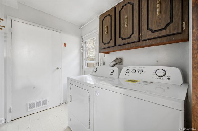 27 Millbury Lane, Setauket, NY 11720