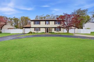 27 Millbury Lane, Setauket, NY 11720