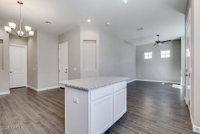 1367 S COUNTRY CLUB Drive 1322, Mesa, AZ 85210