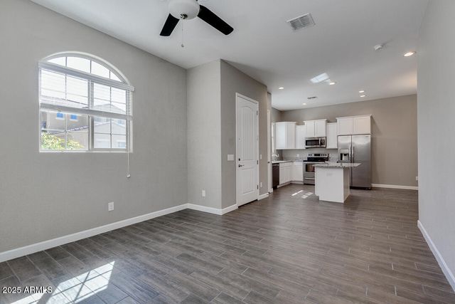 1367 S COUNTRY CLUB Drive 1322, Mesa, AZ 85210