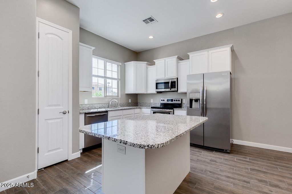 1367 S COUNTRY CLUB Drive 1322, Mesa, AZ 85210
