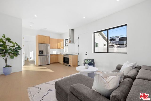 5945 Hesperia Avenue, Encino (los Angeles), CA 91316