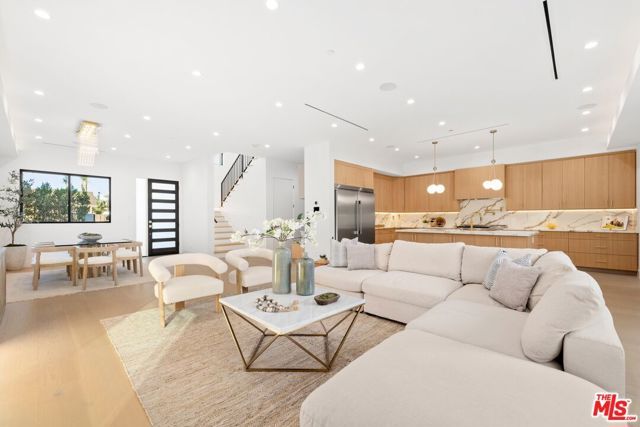 5945 Hesperia Avenue, Encino (los Angeles), CA 91316