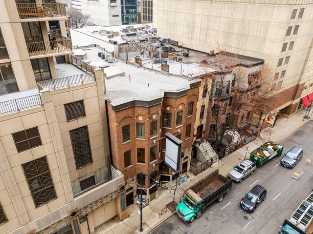 22 W Ontario Street 300-C, Chicago, IL 60654