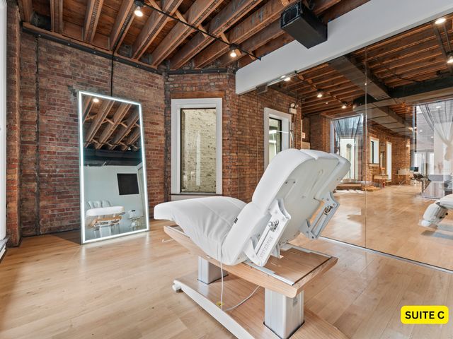 22 W Ontario Street 300-C, Chicago, IL 60654