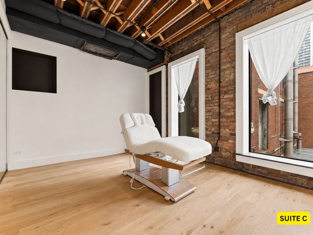22 W Ontario Street 300-C, Chicago, IL 60654