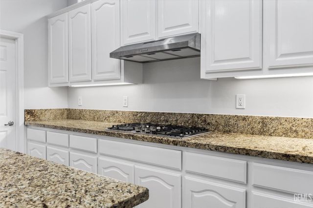 12606 Knights Bridge Place, Bakersfield, CA 93312