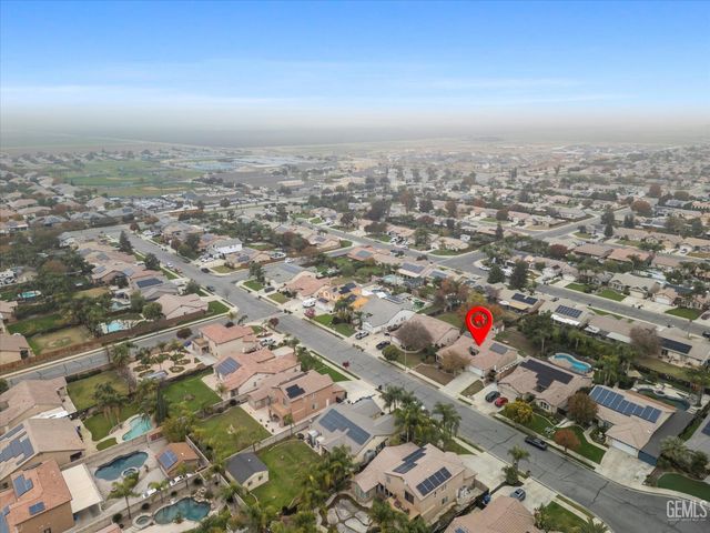 12606 Knights Bridge Place, Bakersfield, CA 93312