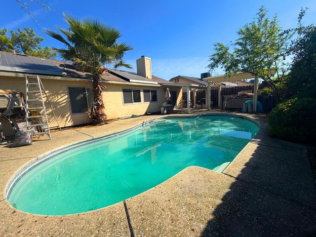 2700 Oaklawn Dr, Modesto, CA 95355