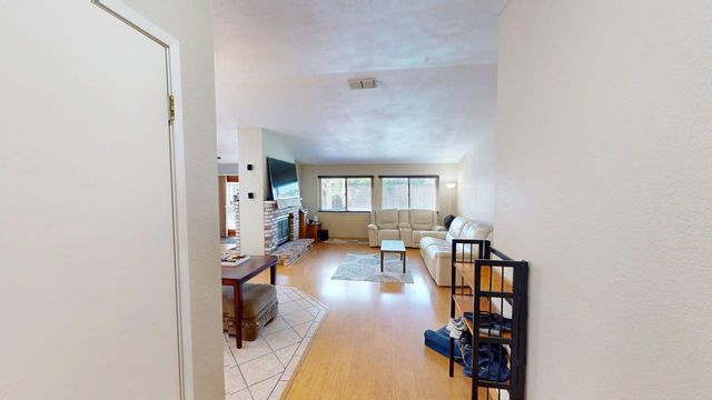 2700 Oaklawn Dr, Modesto, CA 95355