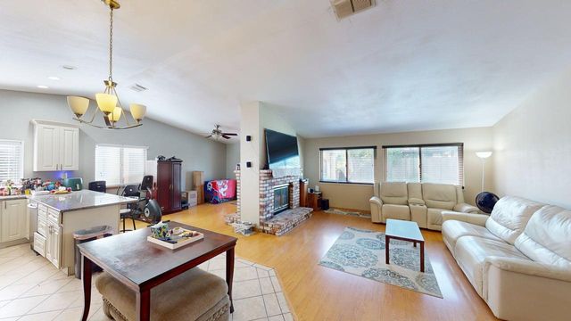 2700 Oaklawn Dr, Modesto, CA 95355