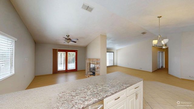 2700 Oaklawn Dr, Modesto, CA 95355