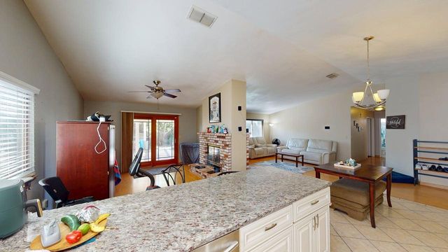 2700 Oaklawn Dr, Modesto, CA 95355