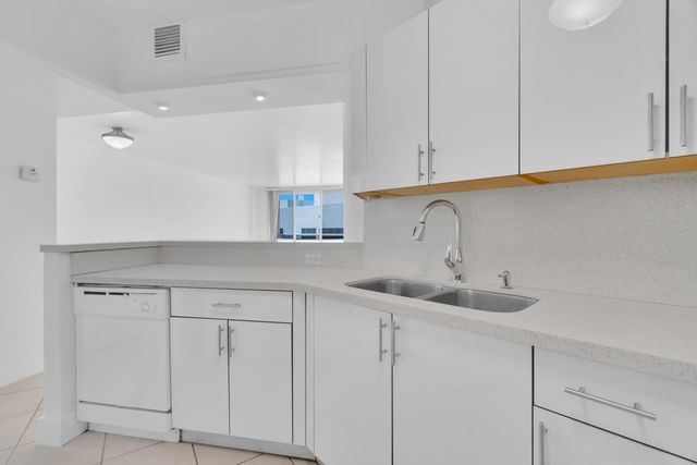 3725 S Ocean Drive 1215, Hollywood, FL 33019