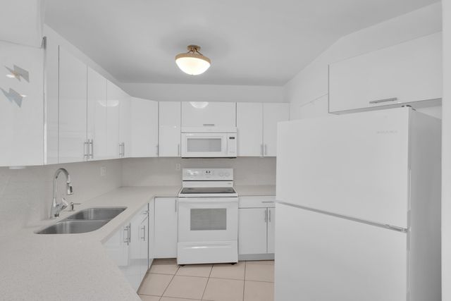 3725 S Ocean Drive 1215, Hollywood, FL 33019