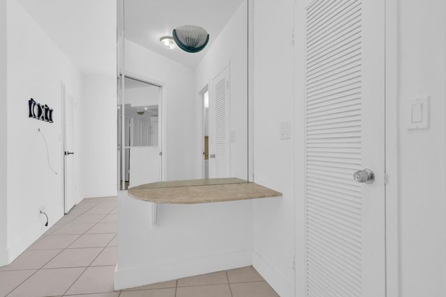 3725 S Ocean Drive 1215, Hollywood, FL 33019