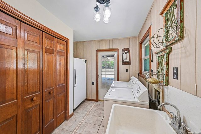 9803 SAXET DR, Boerne, TX 78006