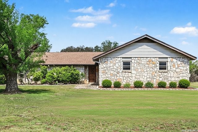 9803 SAXET DR, Boerne, TX 78006